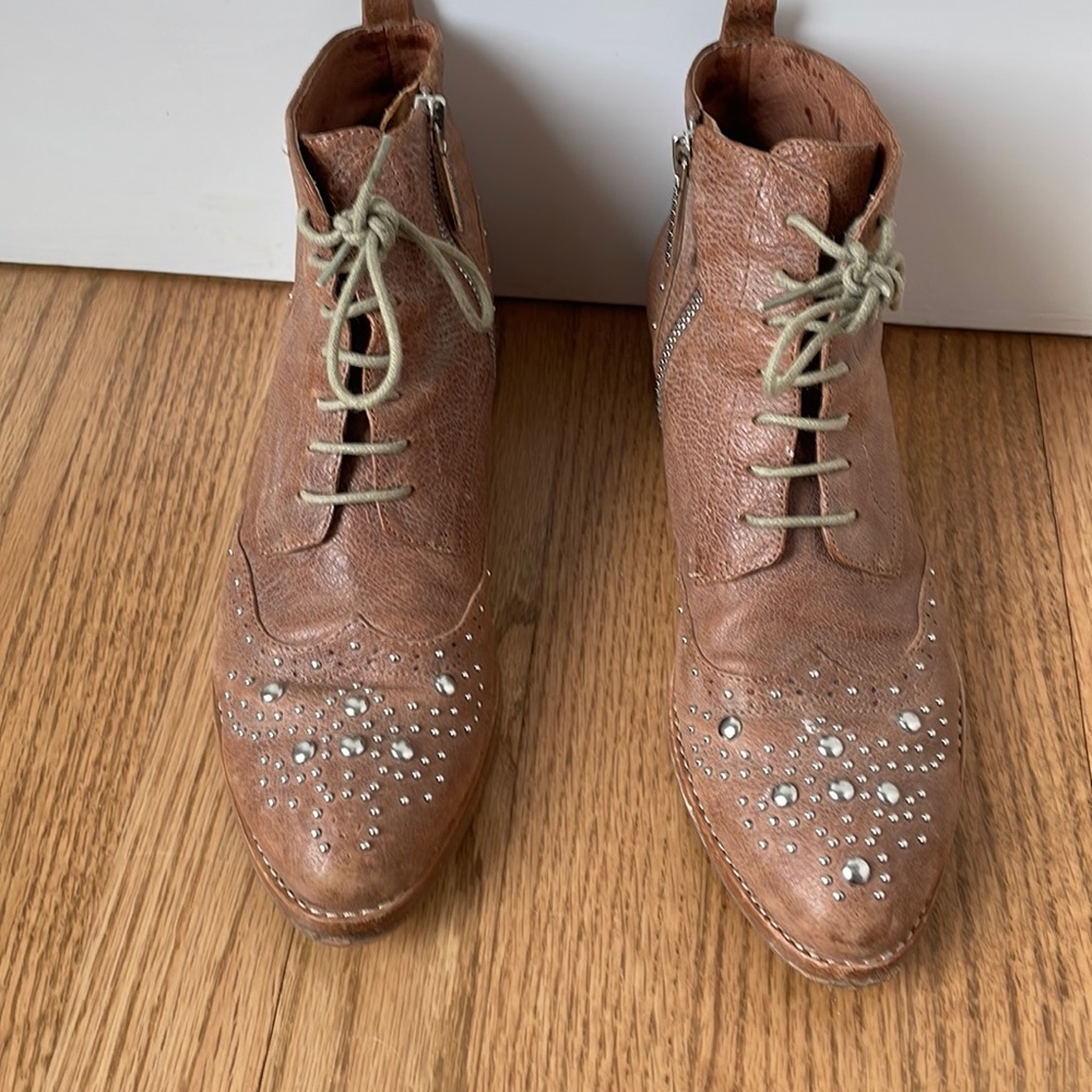 Donald J. Pliner booties